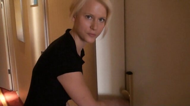 อลิสา ชาวรัสเซีย น่ารัก วิดีโอ โป้ ฝึกซ้อม ตูด กับ ดิลโด้ ในห้องน้ำ